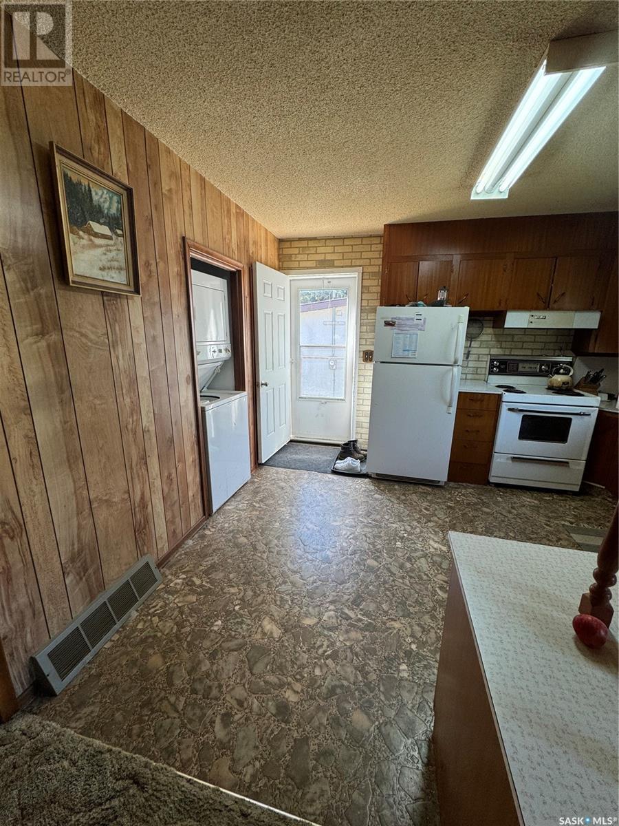 215 Campkin Street, Francis, Saskatchewan  S0G 1V0 - Photo 3 - SK982977