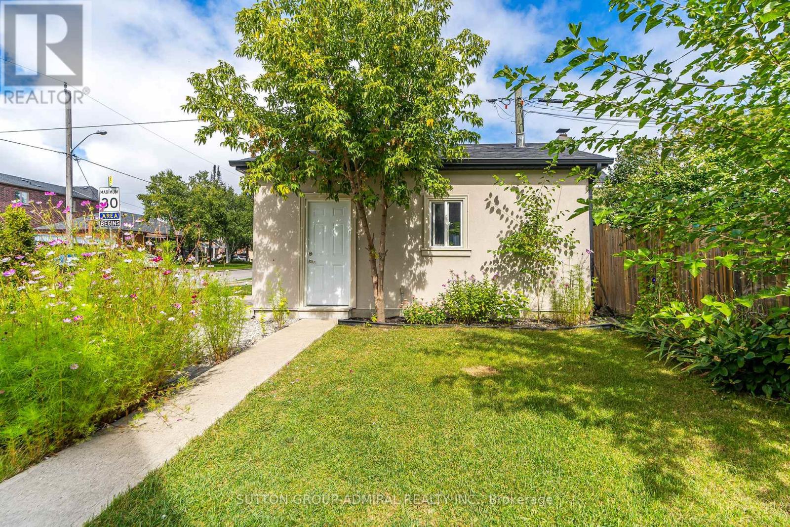 24 Ranee Avenue, Toronto (Englemount-Lawrence), Ontario  M6A 1M6 - Photo 39 - C9307714