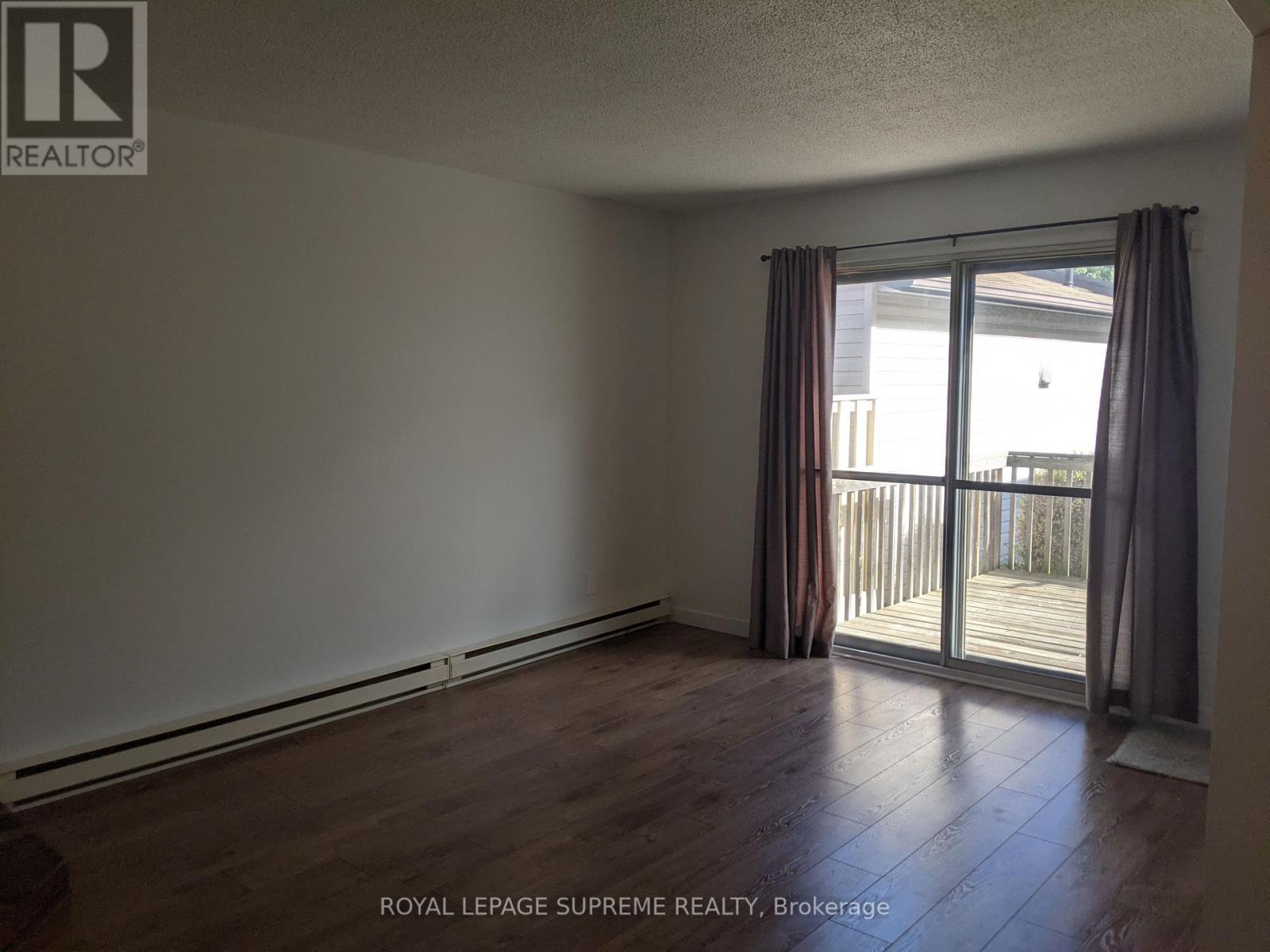 9 Hillgate Drive, Brampton (Central Park), Ontario  L6S 1P9 - Photo 6 - W9307803