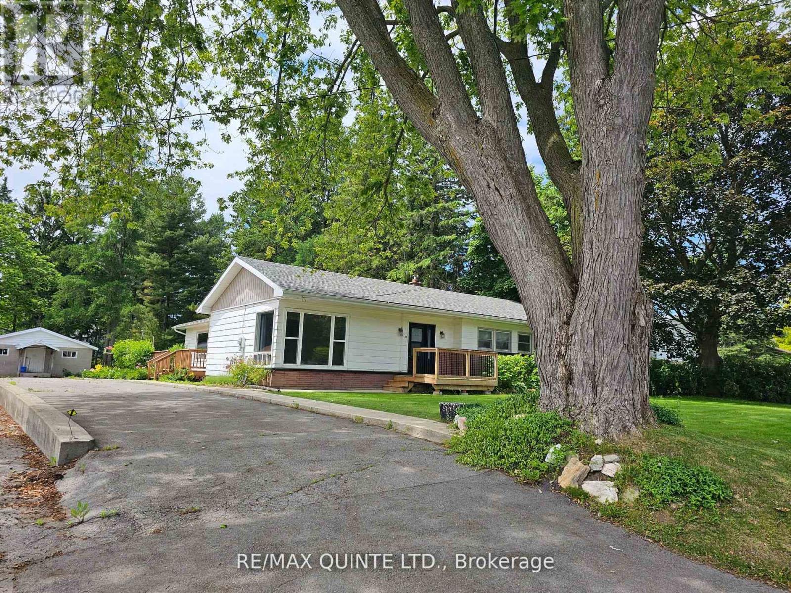 33 Talbot Street, Prince Edward County (Picton), Ontario  K0K 2T0 - Photo 3 - X9308019