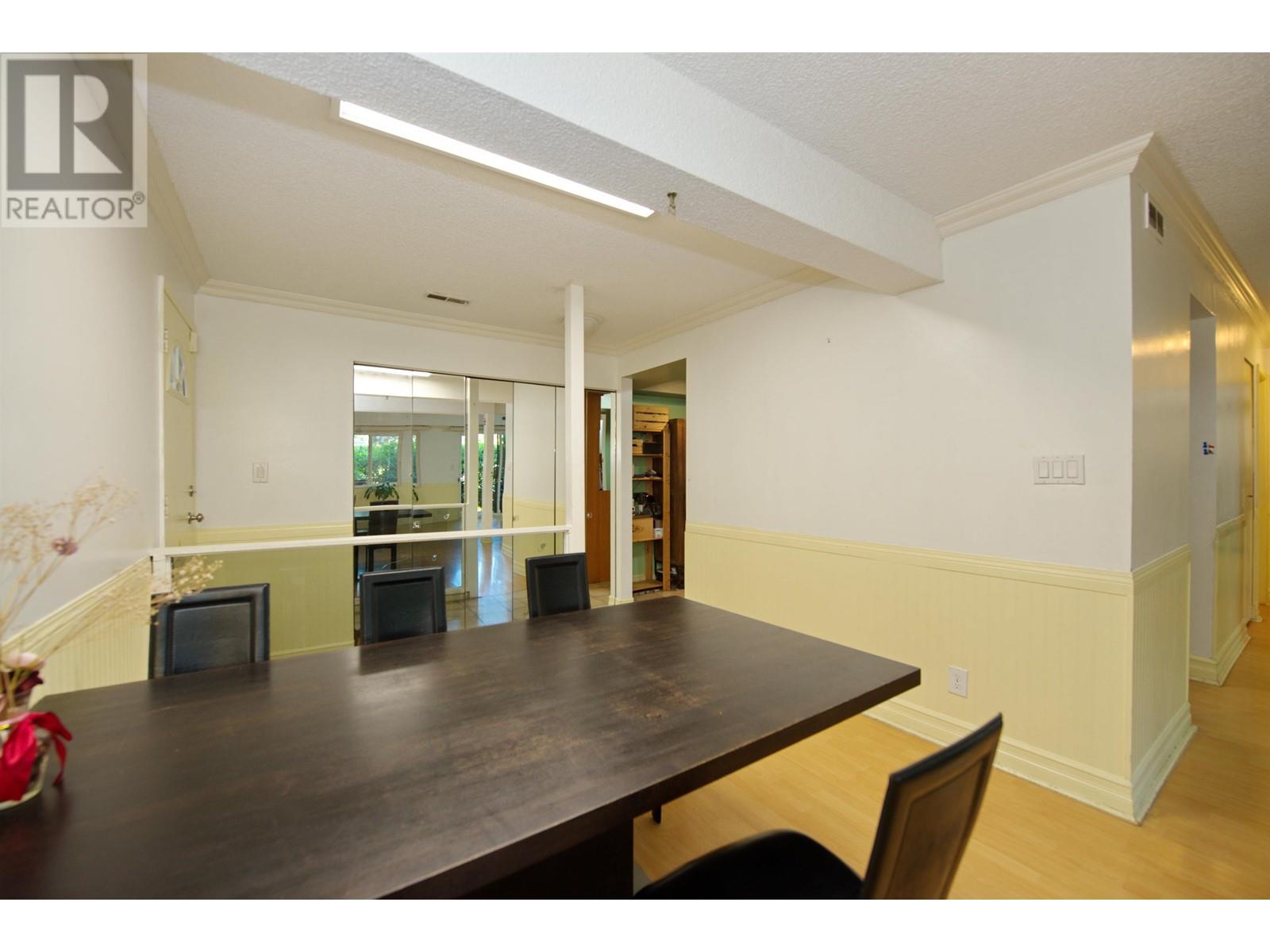 Listing Picture 10 of 38 : 1829 GOLETA DRIVE, Burnaby / 本拿比 - 魯藝地產 Yvonne Lu Group - MLS Medallion Club Member