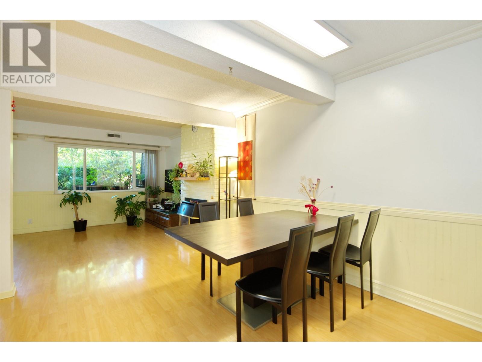 Listing Picture 3 of 38 : 1829 GOLETA DRIVE, Burnaby / 本拿比 - 魯藝地產 Yvonne Lu Group - MLS Medallion Club Member