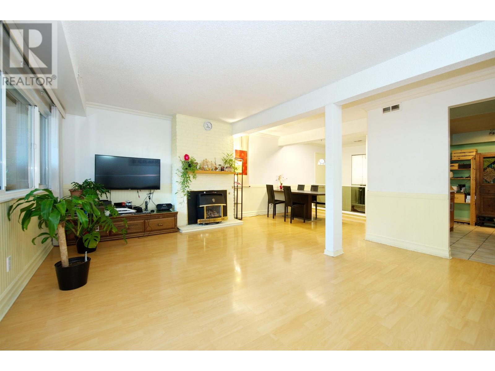 Listing Picture 6 of 38 : 1829 GOLETA DRIVE, Burnaby / 本拿比 - 魯藝地產 Yvonne Lu Group - MLS Medallion Club Member