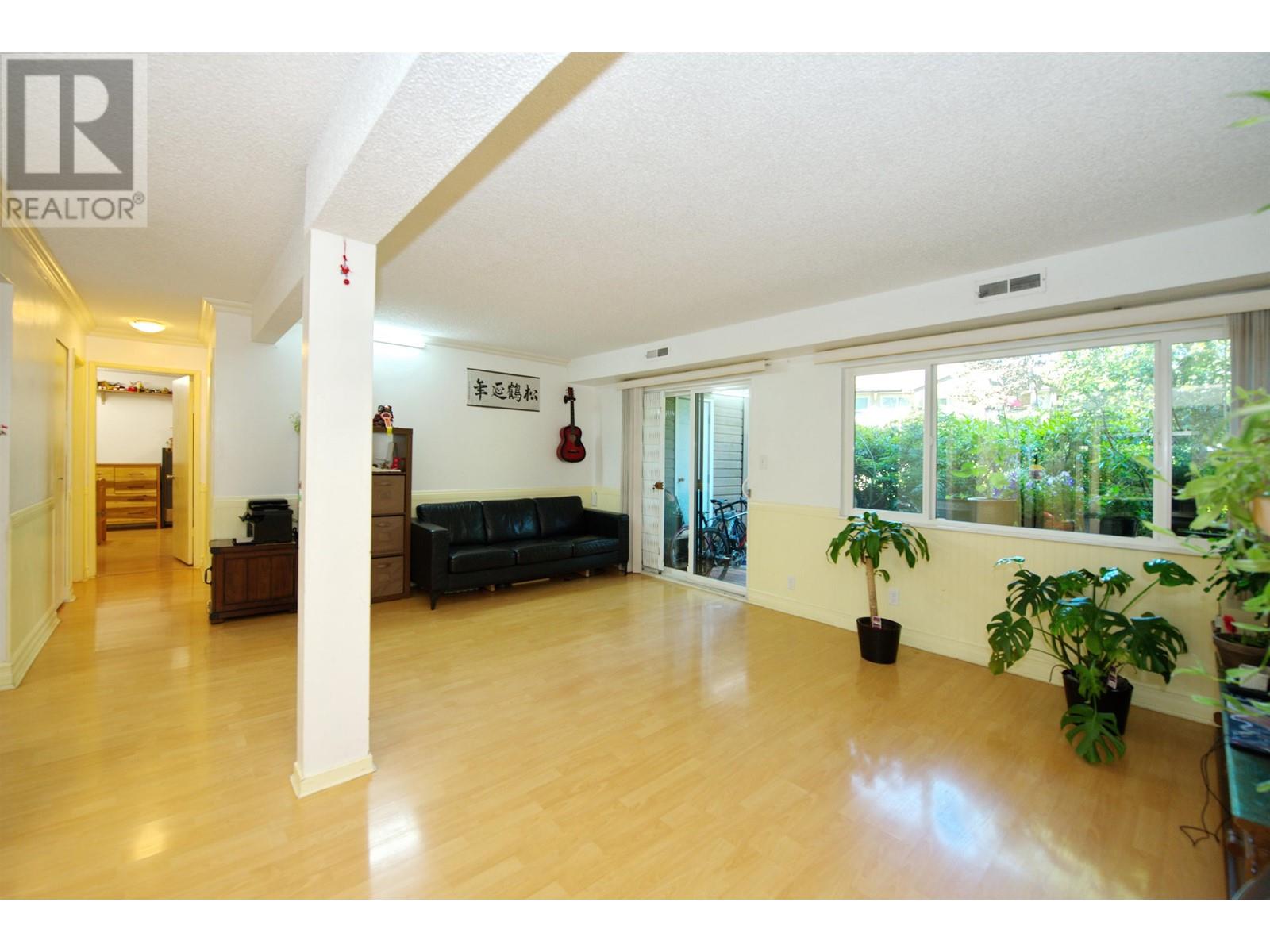 Listing Picture 7 of 38 : 1829 GOLETA DRIVE, Burnaby / 本拿比 - 魯藝地產 Yvonne Lu Group - MLS Medallion Club Member