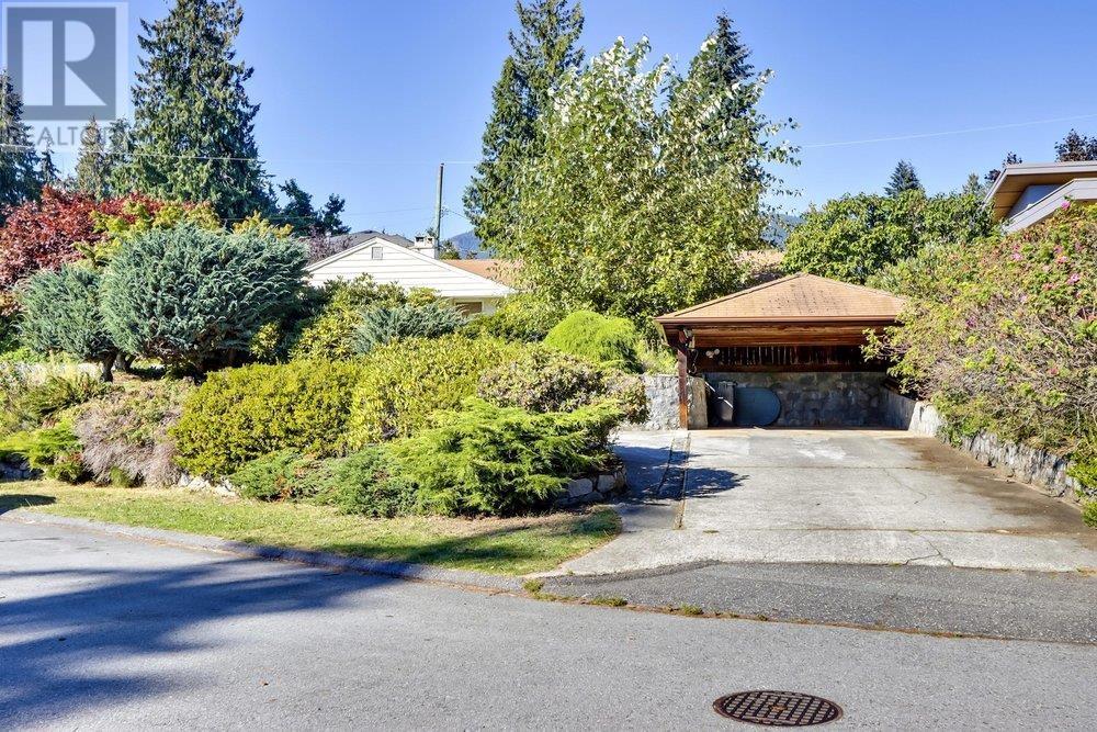 764 BLYTHWOOD DRIVE, north vancouver, British Columbia