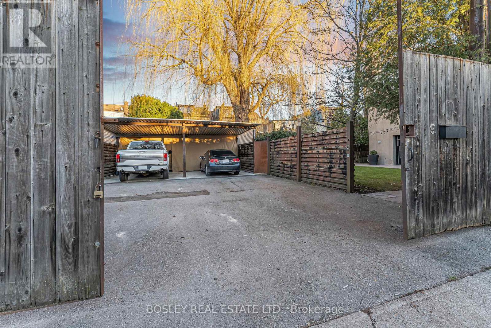 15 Peyton Lane, Toronto (South Riverdale), Ontario  M4M 3R3 - Photo 27 - E9307985