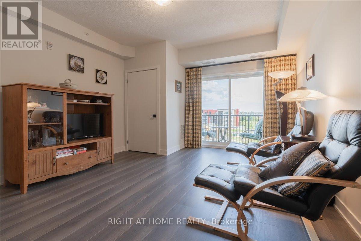 303 - 6 Spice Way, Barrie, Ontario  L9J 0J9 - Photo 8 - S9307987