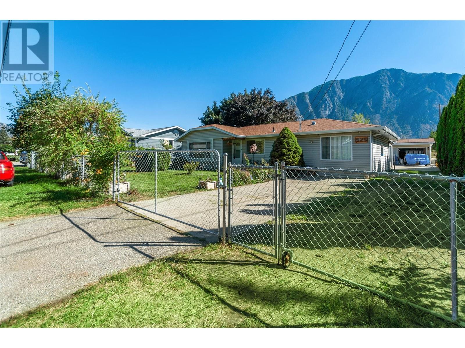 525 3rd Avenue Keremeos