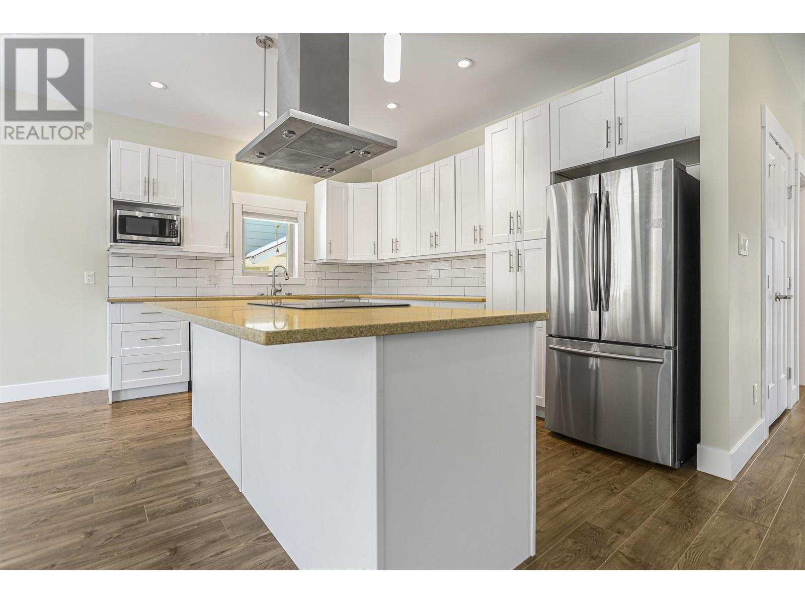 Property at 52 BLACKBERRY STREET image 5