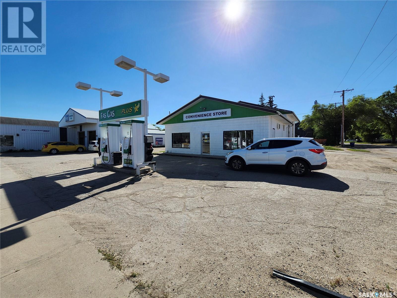 145 Main Street, Wadena, Saskatchewan  S0A 4J0 - Photo 3 - SK983108