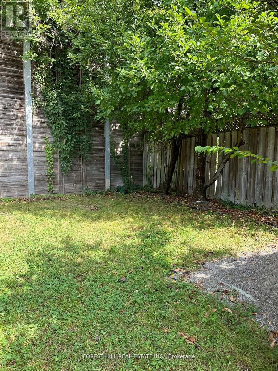 8 Whistle Post Street, Toronto (East End-Danforth), Ontario  M4E 3W8 - Photo 10 - E9308331