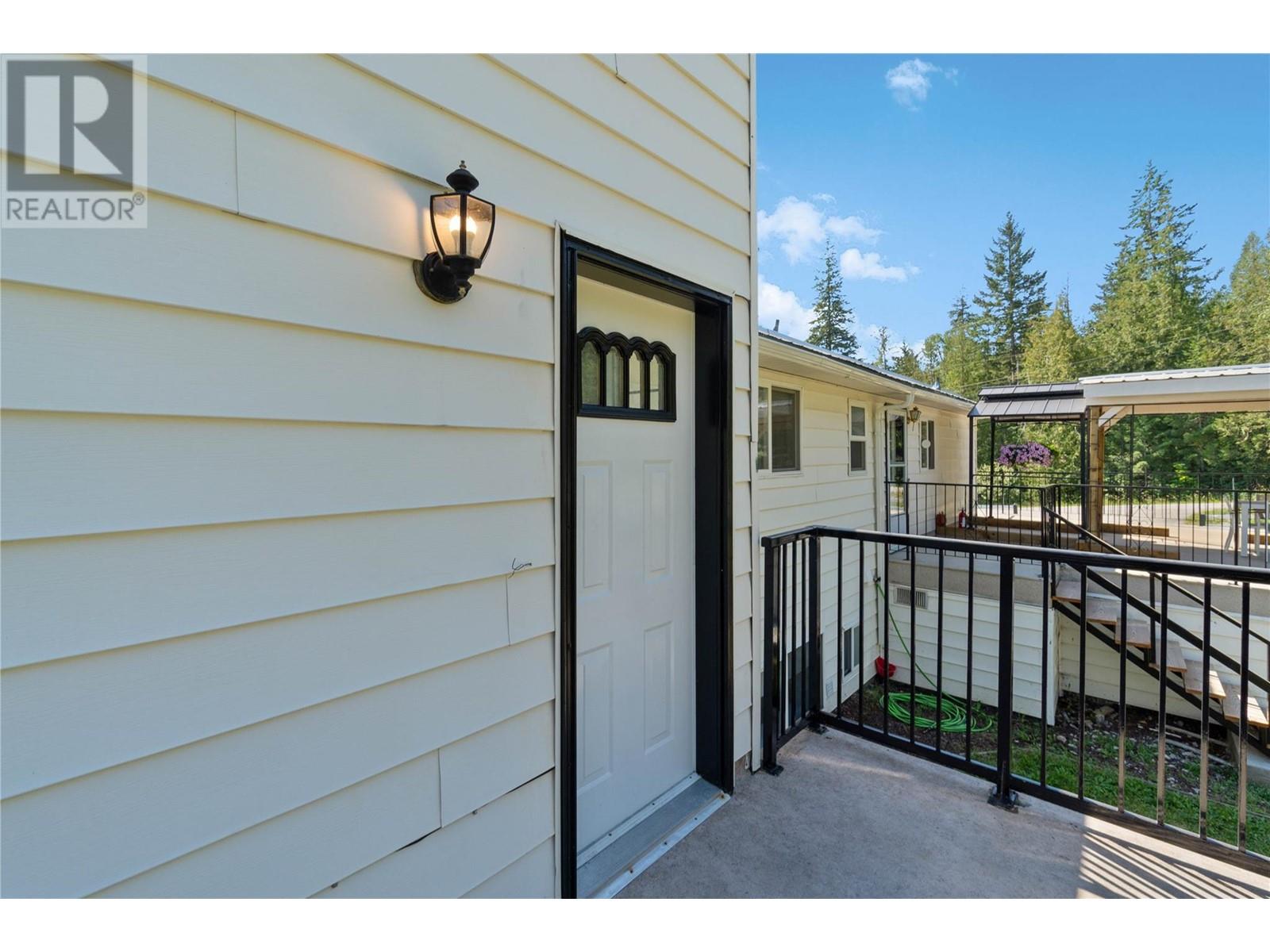 5611 5 Avenue SW Salmon Arm