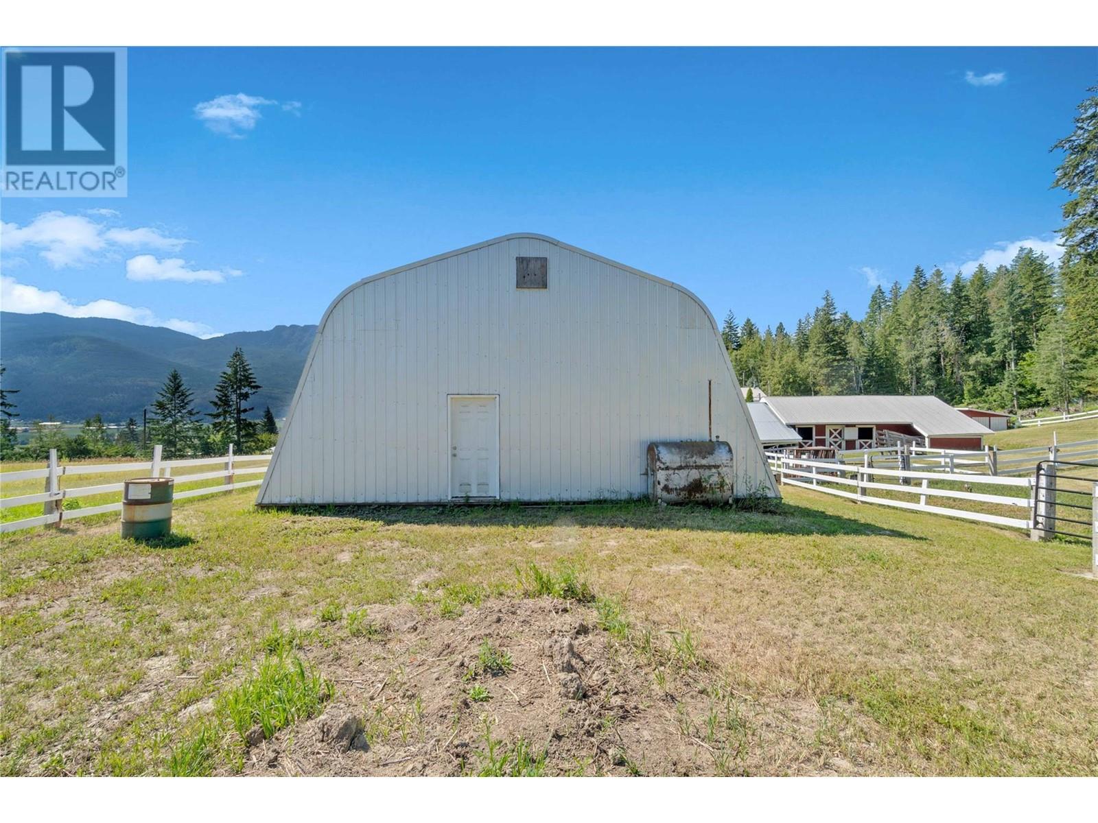 5611 5 Avenue SW Salmon Arm