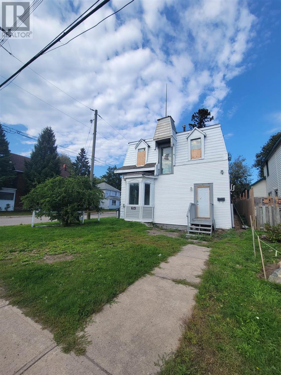 154 Albert St E, Sault Ste. Marie, Ontario  P6A 2J3 - Photo 3 - SM242351