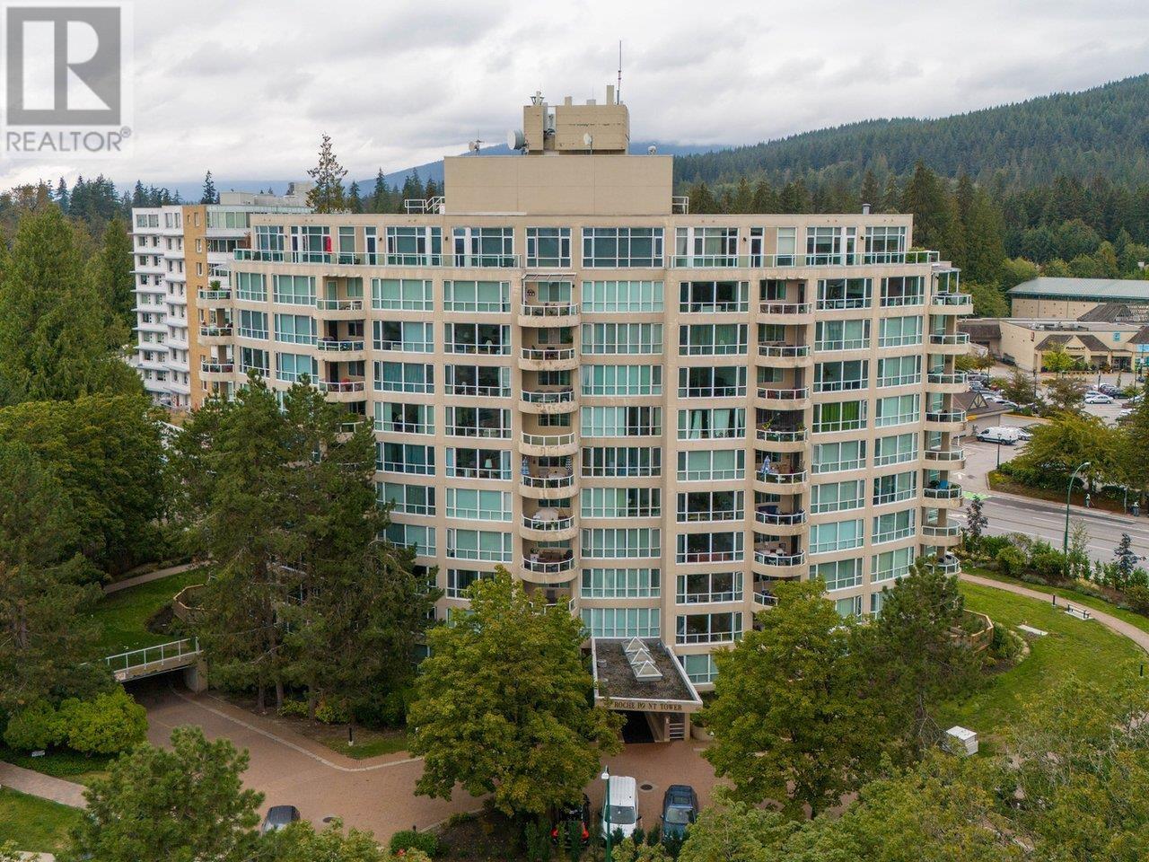 404 995 ROCHE POINT DRIVE, North Vancouver, British Columbia