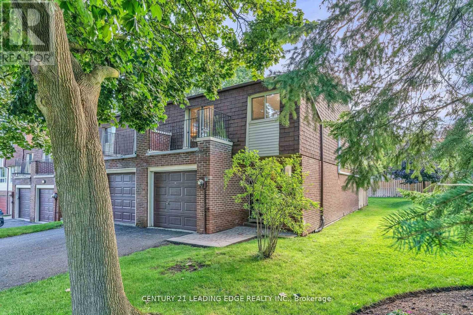 30 Edgar Woods Road, Toronto (Hillcrest Village), Ontario  M2H 2Y7 - Photo 3 - C9308611