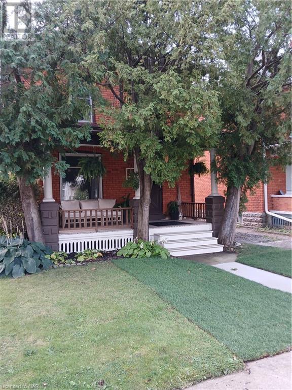 71 Albert Street, Welland, Ontario  L3B 4L3 - Photo 1 - 40643806