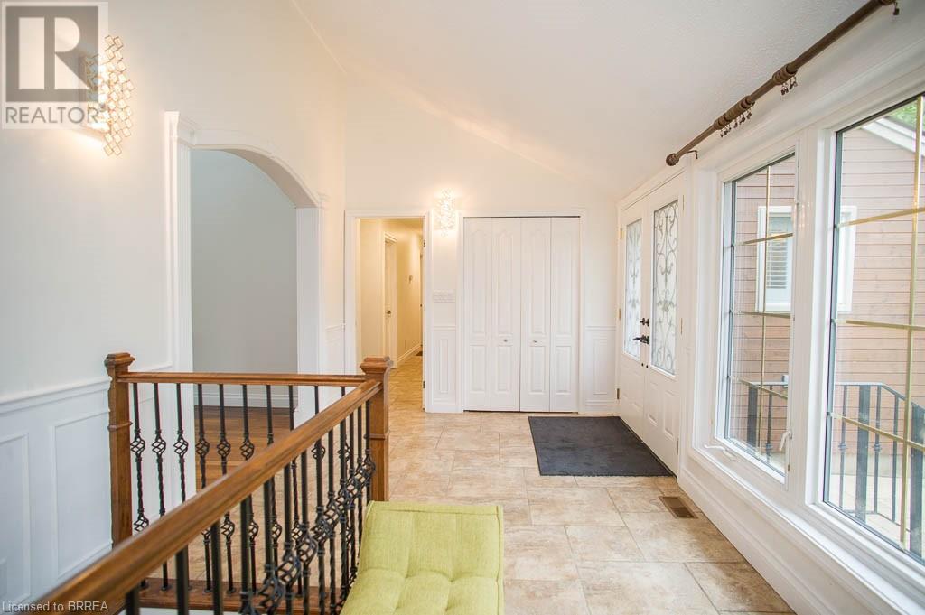 240 Johnson Road, Brantford, Ontario  N3T 5M1 - Photo 5 - 40642379