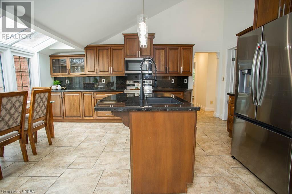 240 Johnson Road, Brantford, Ontario  N3T 5M1 - Photo 12 - 40642379