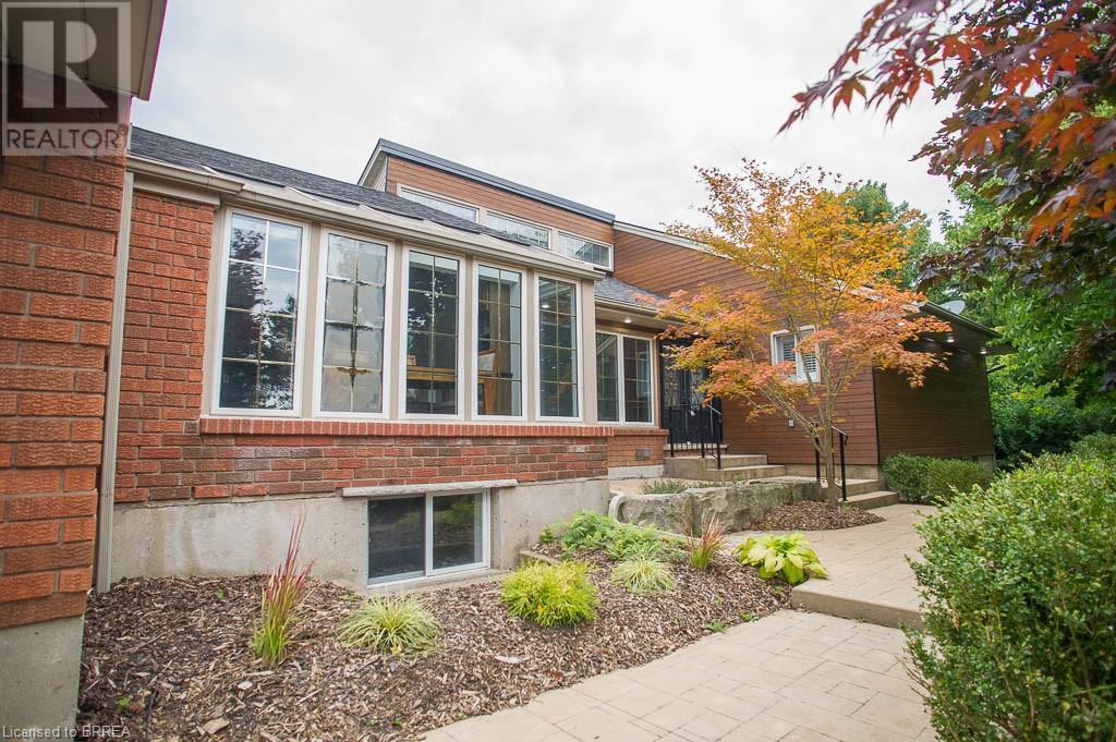 240 Johnson Road, Brantford, Ontario  N3T 5M1 - Photo 3 - 40642379