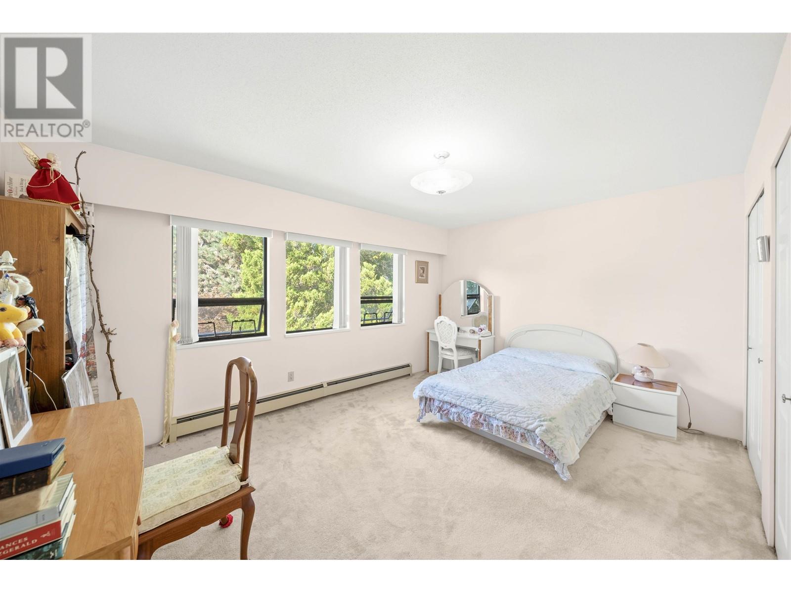 Listing Picture 12 of 23 : 6668 SELKIRK STREET, Vancouver / 溫哥華 - 魯藝地產 Yvonne Lu Group - MLS Medallion Club Member