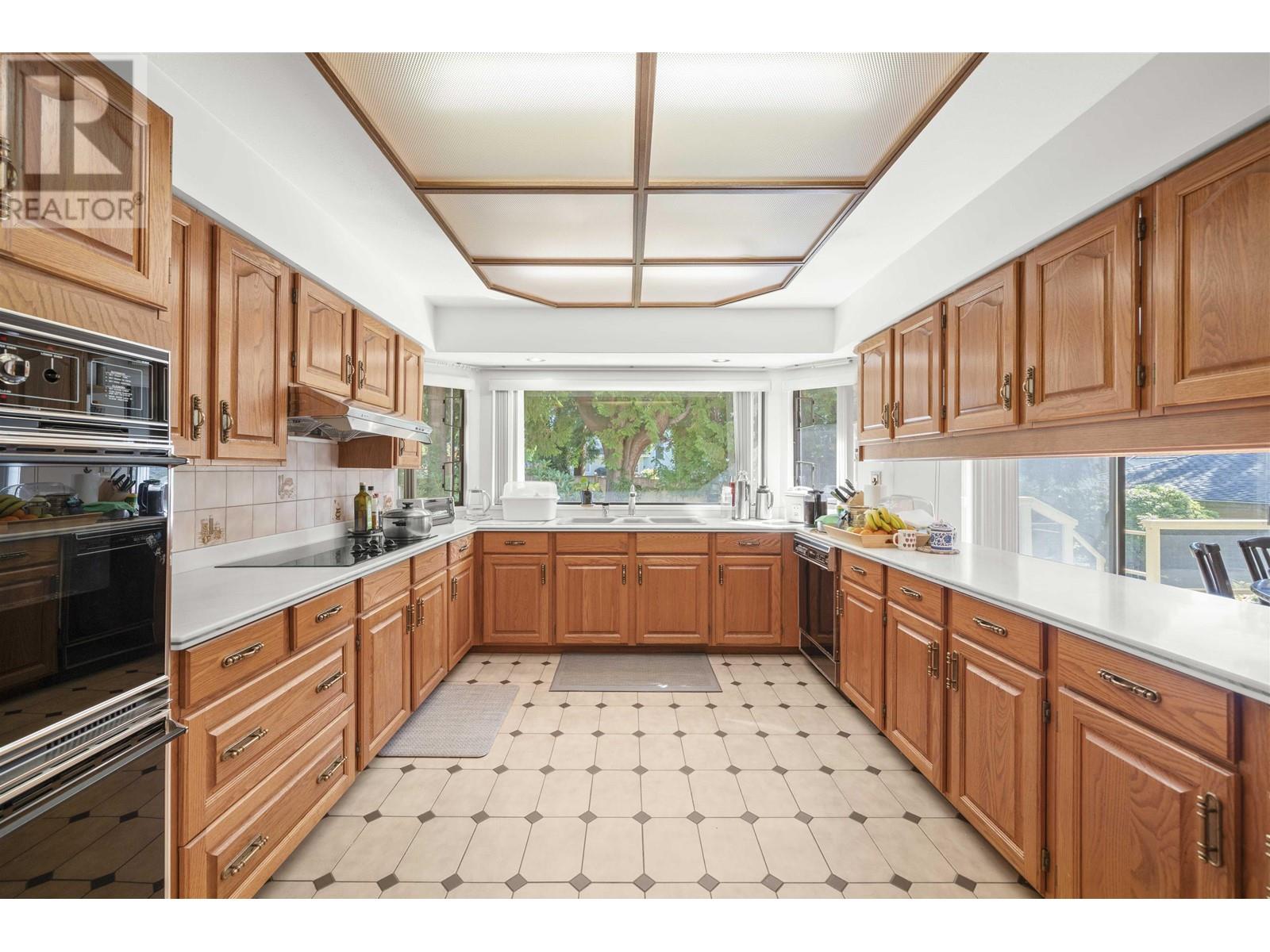 Listing Picture 8 of 23 : 6668 SELKIRK STREET, Vancouver / 溫哥華 - 魯藝地產 Yvonne Lu Group - MLS Medallion Club Member