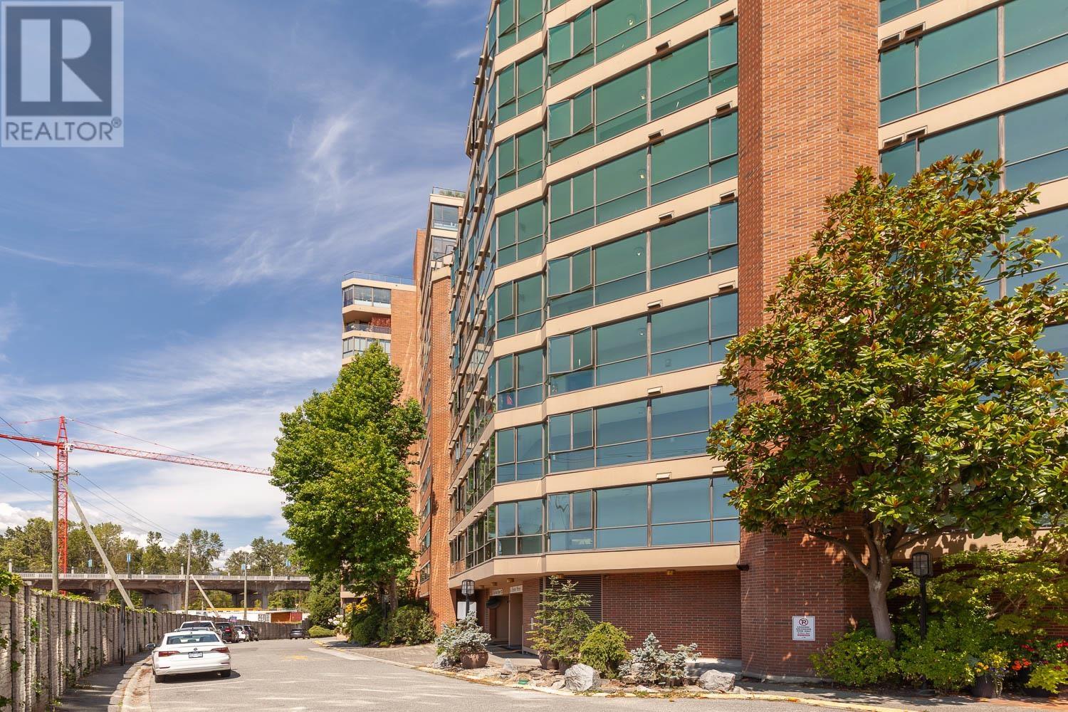 Listing Picture 21 of 24 : 411 1450 PENNYFARTHING DRIVE, Vancouver / 溫哥華 - 魯藝地產 Yvonne Lu Group - MLS Medallion Club Member