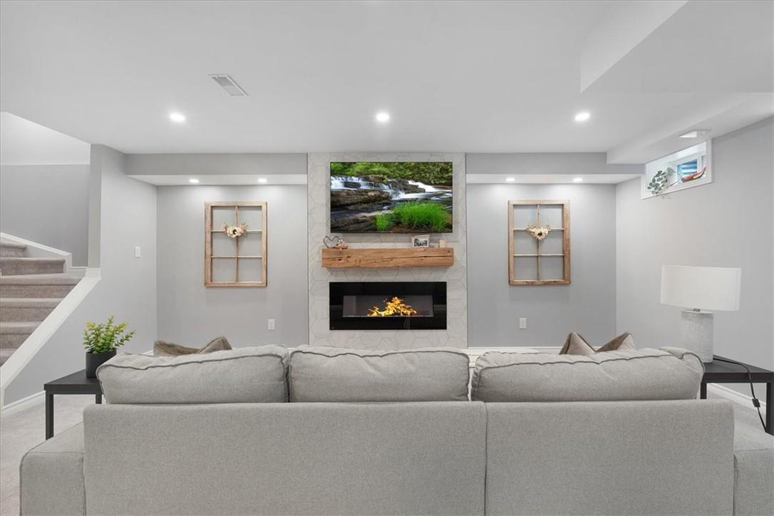 252 Kinsman Drive
