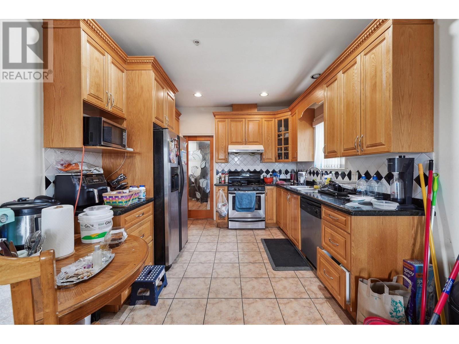 3234 Clive Avenue, Vancouver, British Columbia  V5R 4V2 - Photo 6 - R2923186