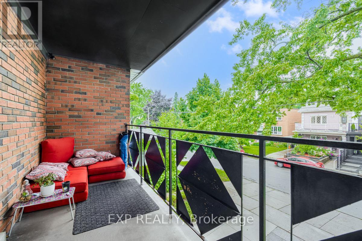 243 Pacific Avenue, Toronto (High Park North), Ontario  M6P 2P7 - Photo 16 - W9309192