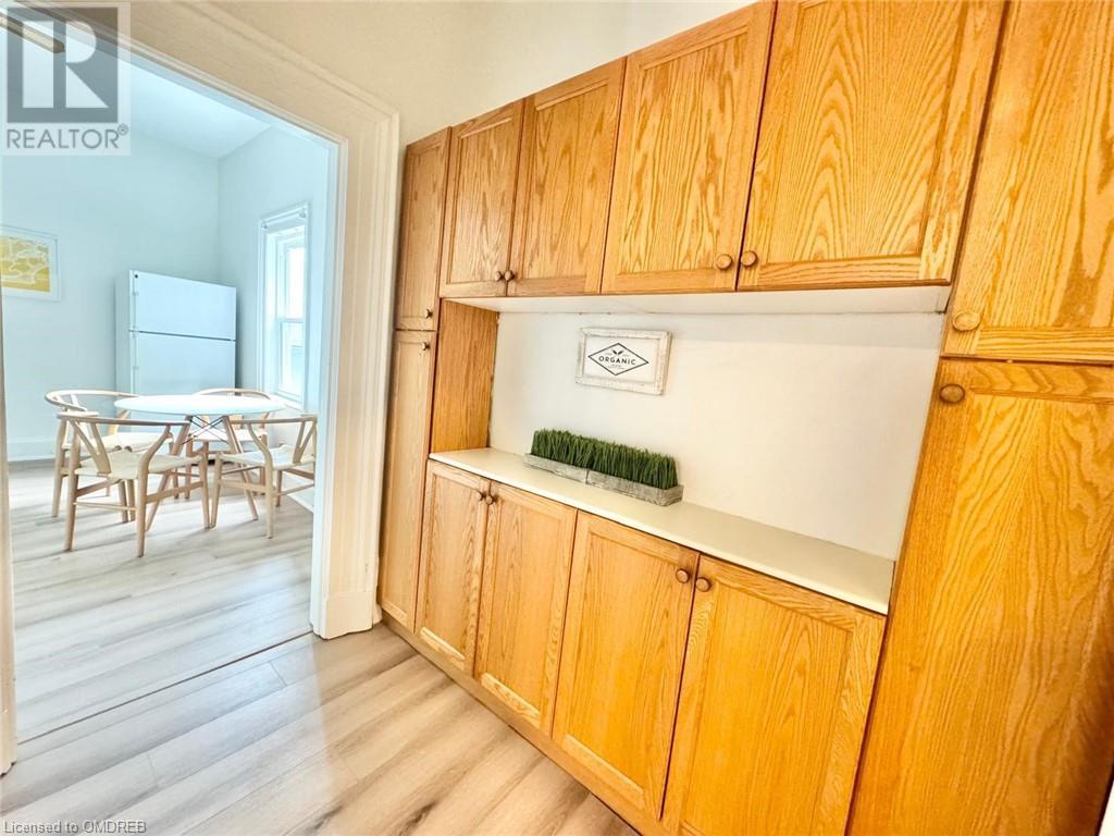 216 Hatt Street, Dundas, Ontario  L9H 2G8 - Photo 3 - 40616923