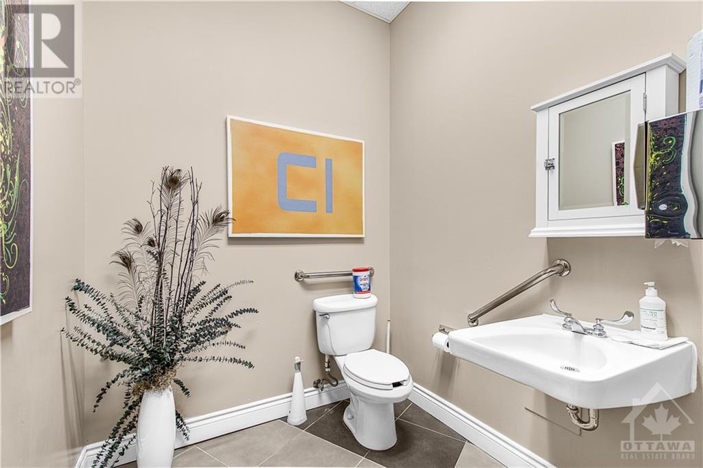 126 Iber RoadOttawa, Ontario  K2S 1E9 - Photo 10 - X9519640