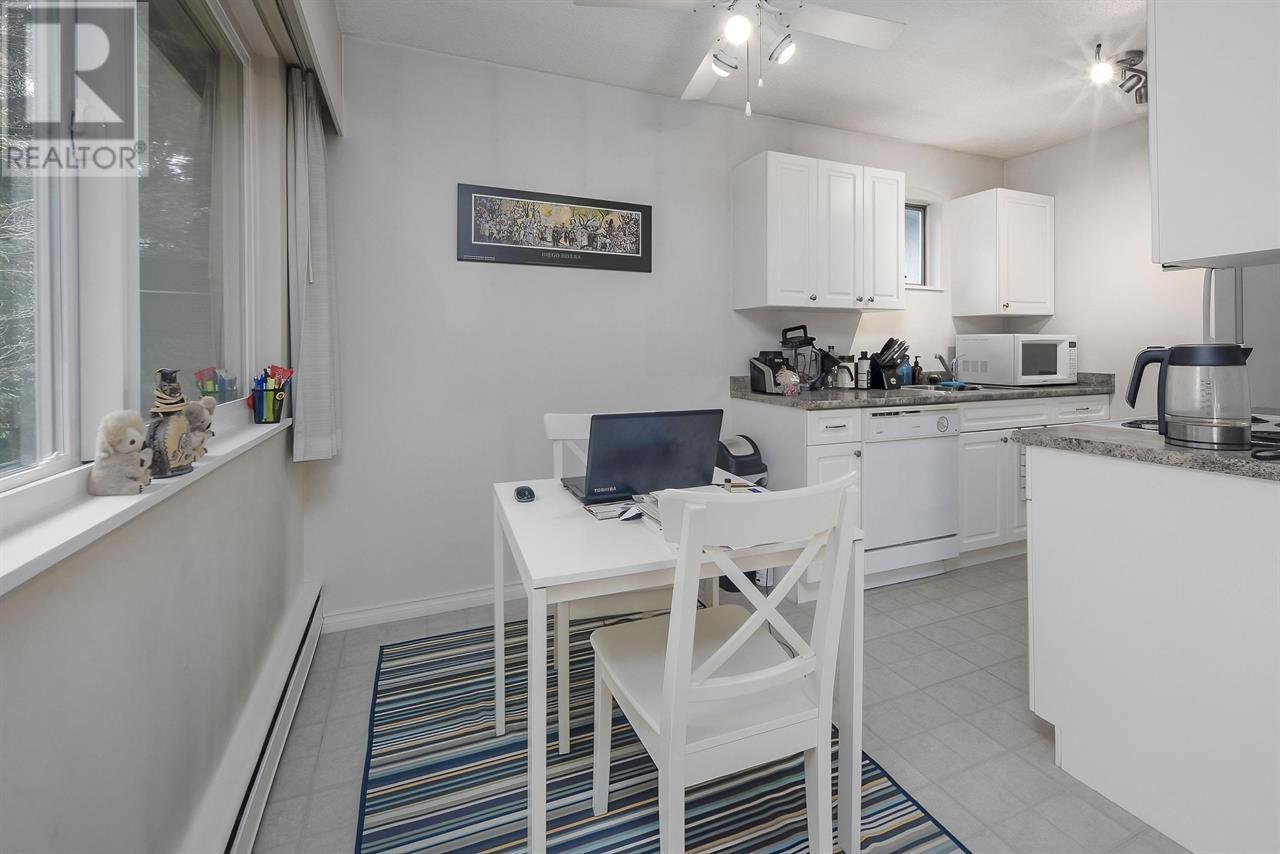 Listing Picture 26 of 31 : 5353 HASTINGS STREET, Burnaby / 本拿比 - 魯藝地產 Yvonne Lu Group - MLS Medallion Club Member