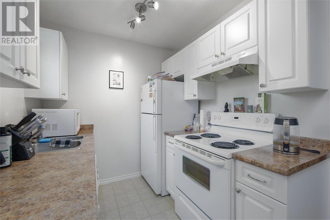 Listing Picture 29 of 31 : 5353 HASTINGS STREET, Burnaby / 本拿比 - 魯藝地產 Yvonne Lu Group - MLS Medallion Club Member