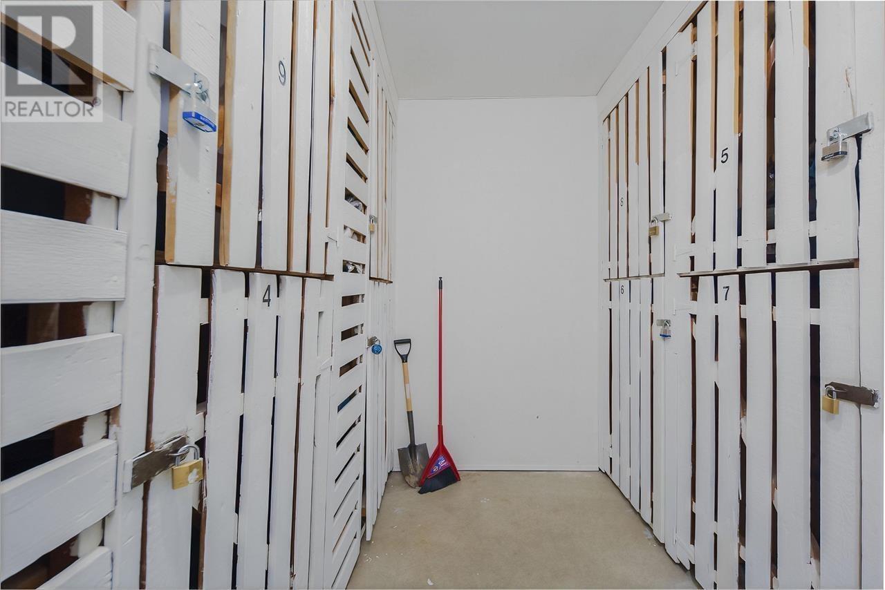 Listing Picture 7 of 31 : 5353 HASTINGS STREET, Burnaby / 本拿比 - 魯藝地產 Yvonne Lu Group - MLS Medallion Club Member