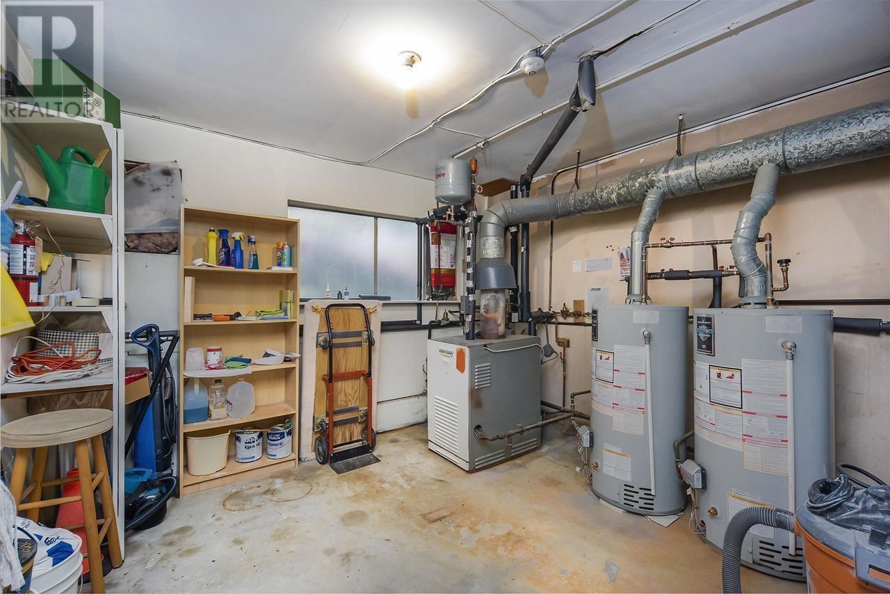 Listing Picture 5 of 31 : 5353 HASTINGS STREET, Burnaby / 本拿比 - 魯藝地產 Yvonne Lu Group - MLS Medallion Club Member