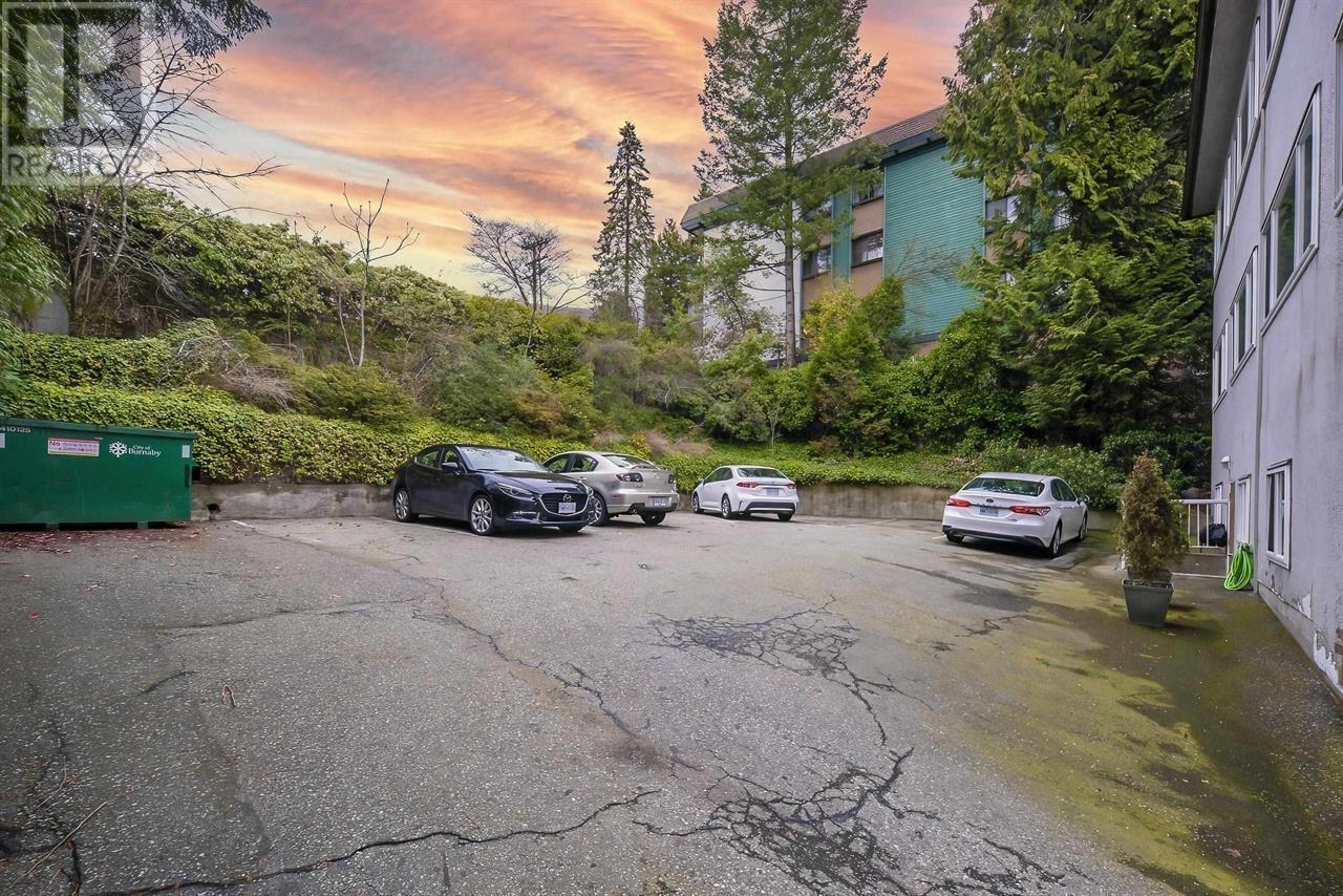 Listing Picture 31 of 31 : 5353 HASTINGS STREET, Burnaby / 本拿比 - 魯藝地產 Yvonne Lu Group - MLS Medallion Club Member