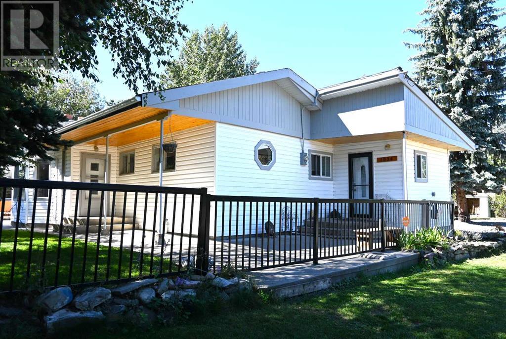 1094 Church Avenue, pincher creek, Alberta