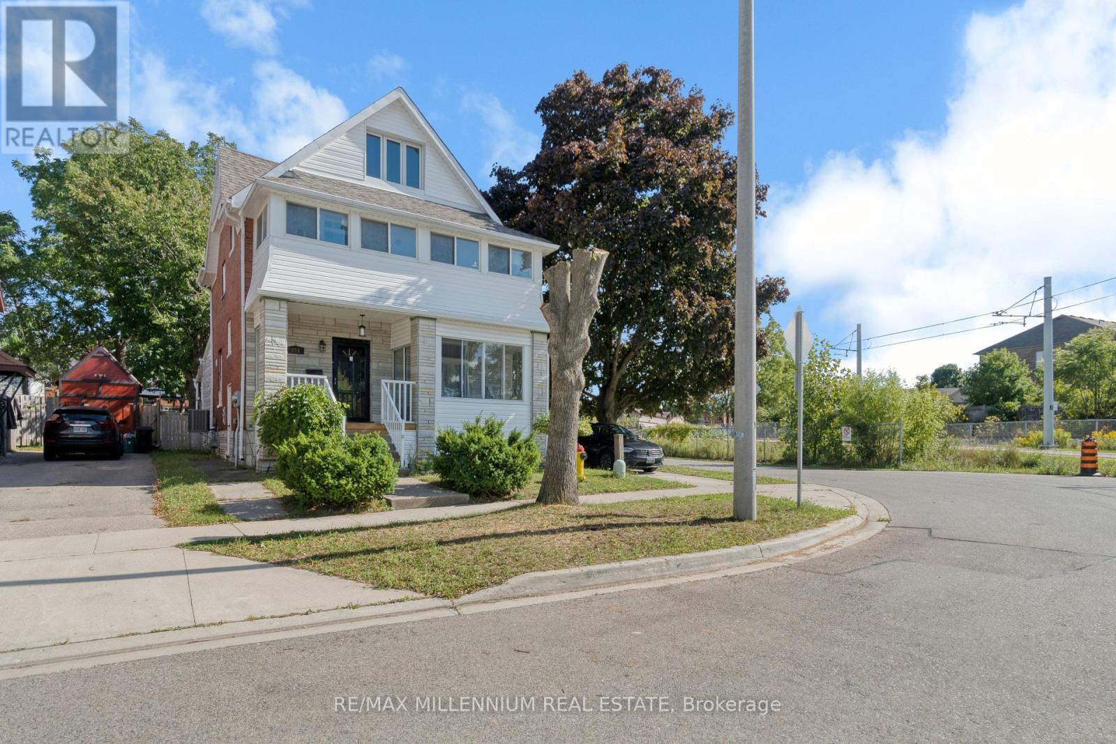 Property at 285 BORDEN AVENUE image 1