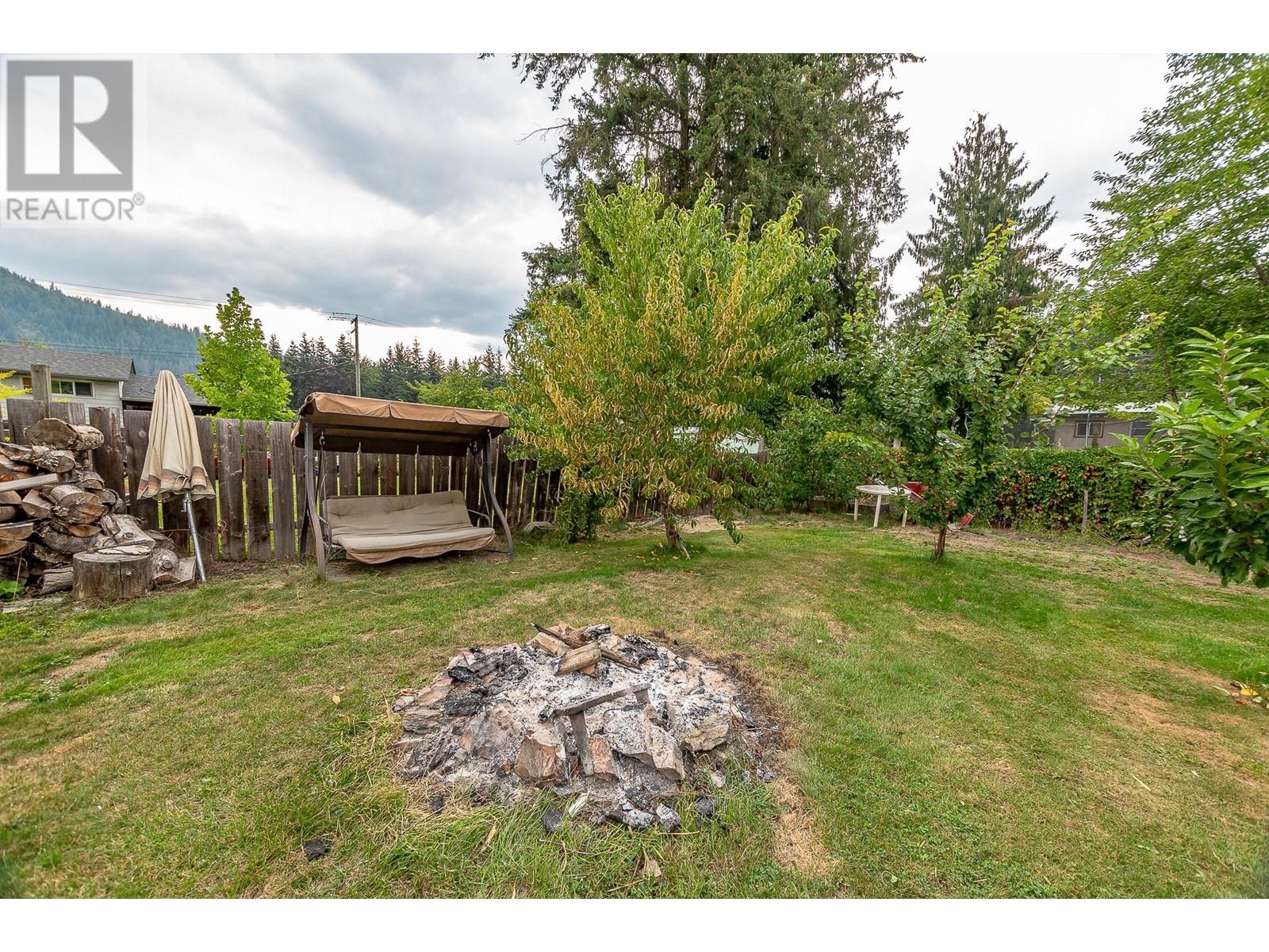 310 Kappel Street Sicamous