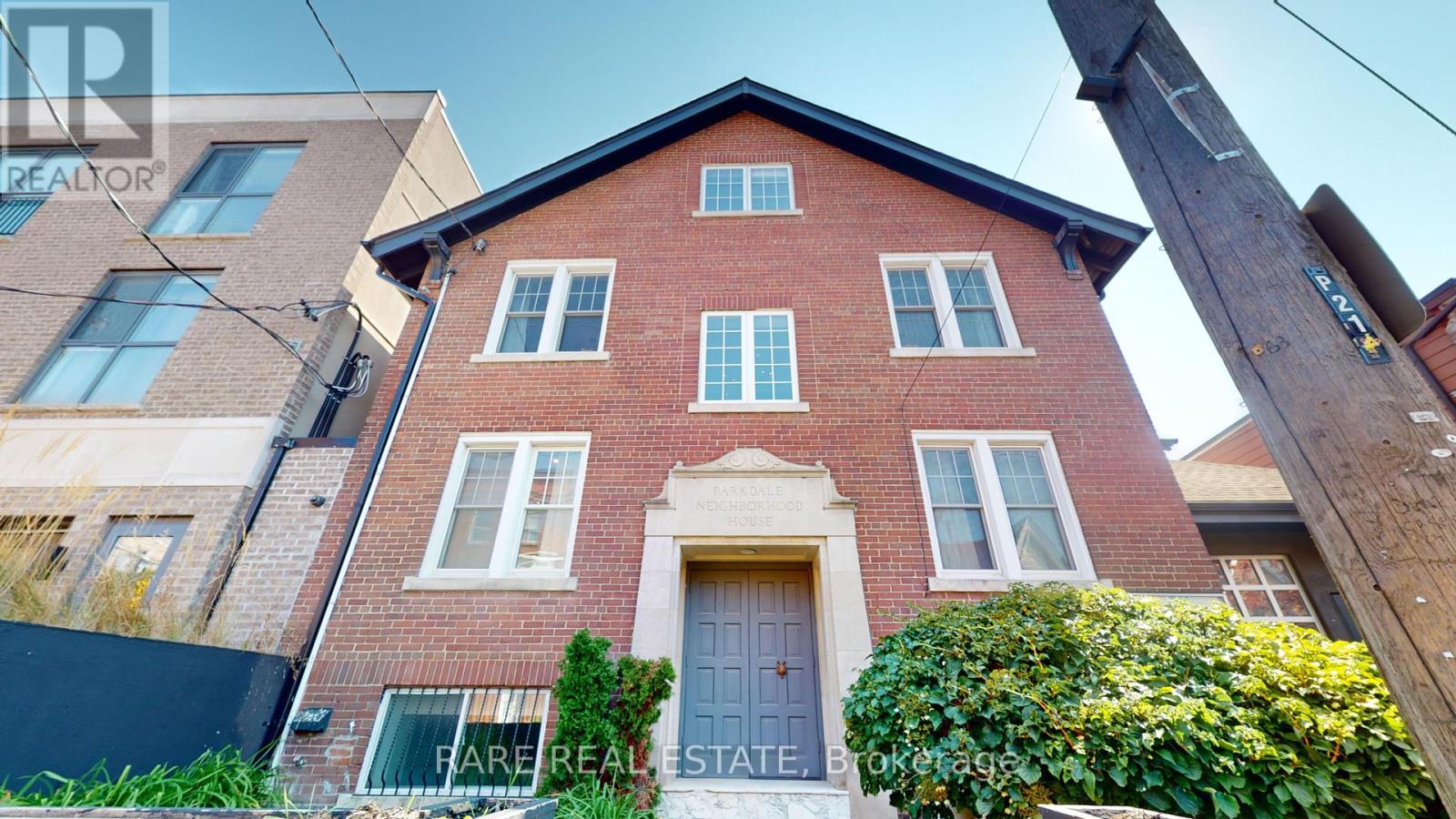 Welcome to 53 Argyle St.Truly unique find in the heart of Trinity Bellwoods. Originally built in 1910 as a school, this 6-bedroom, 5-bathroom property has been beautifully reimagined, blending its rich history with modern style. With over 6,000 sq. ft. of living space, this home offers plenty of room to breathe. The high ceilings, large windows, and open-concept main floor create a bright, airy atmosphere perfect for both residential living or a creative commercial space. Don't forget about the spacious private garden perfect for relaxing, hosting gatherings, or a summer BBQ. Situated in one of Toronto's most vibrant neighbourhoods, you're steps away from trendy cafes, top restaurants, parks, and transit. This isn't just a property; its a chance to own a distinctive piece of Toronto's history while enjoying the comforts of contemporary urban living. Places like this don't come around often. **** EXTRAS **** Utility Costs (2023 totals): Hydro: $2,168 Gas: $3,714 Water & Waste: $939, Water tank is a tankless on-demand system (id:48254)