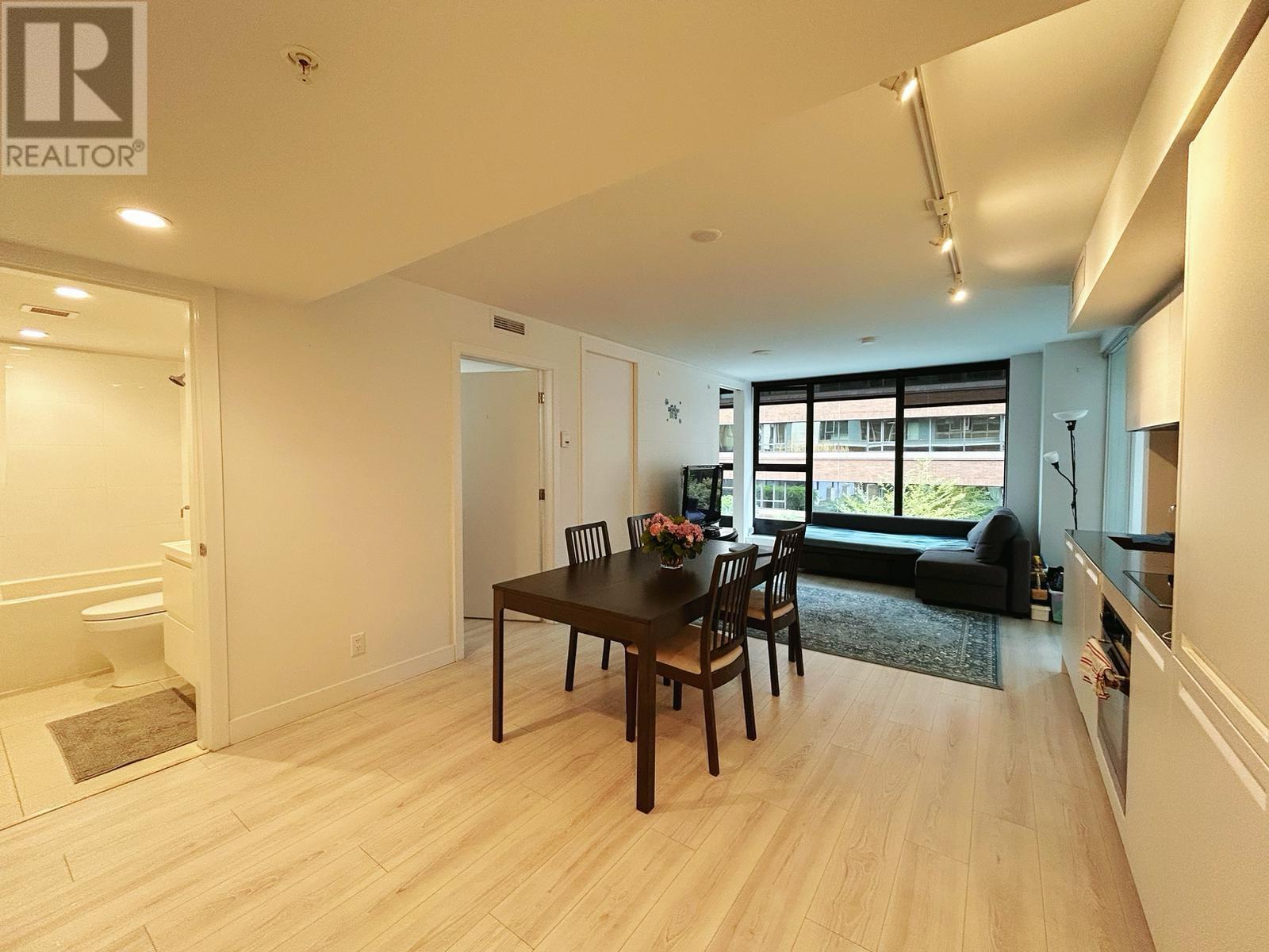 Listing Picture 2 of 22 : 507 1133 HORNBY STREET, Vancouver / 溫哥華 - 魯藝地產 Yvonne Lu Group - MLS Medallion Club Member