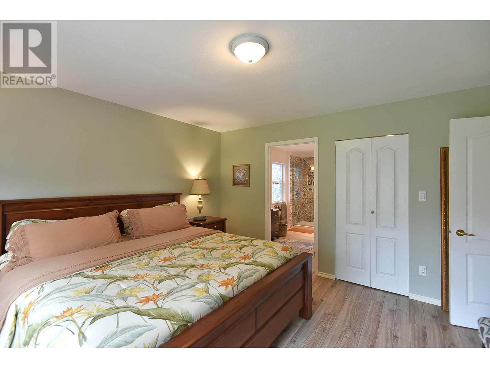 5643 Curtis Place, Sechelt, British Columbia  V7Z 0R9 - Photo 11 - R2923433