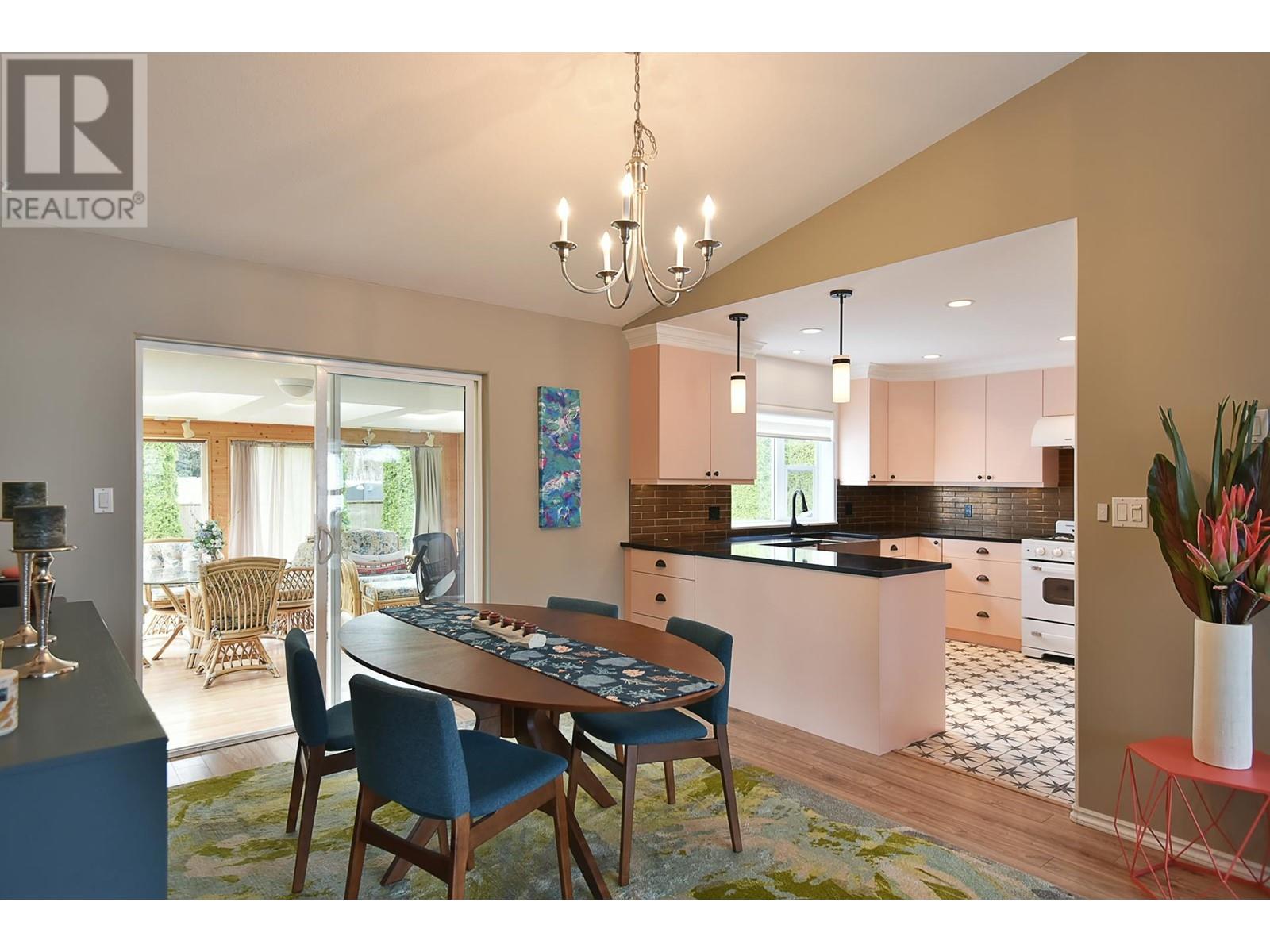 5643 Curtis Place, Sechelt, British Columbia  V7Z 0R9 - Photo 4 - R2923433