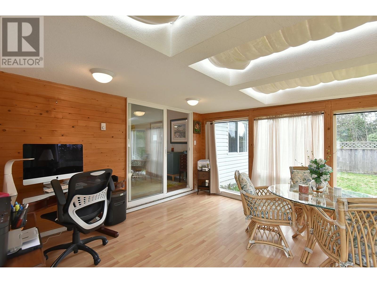 5643 Curtis Place, Sechelt, British Columbia  V7Z 0R9 - Photo 6 - R2923433