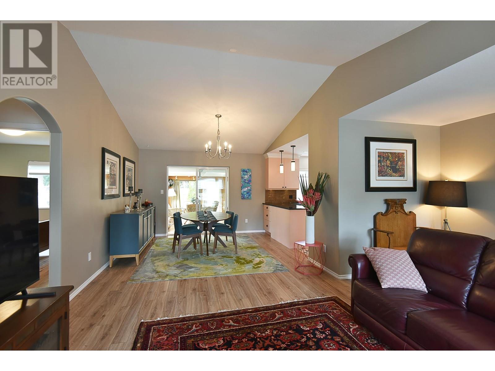 5643 Curtis Place, Sechelt, British Columbia  V7Z 0R9 - Photo 8 - R2923433