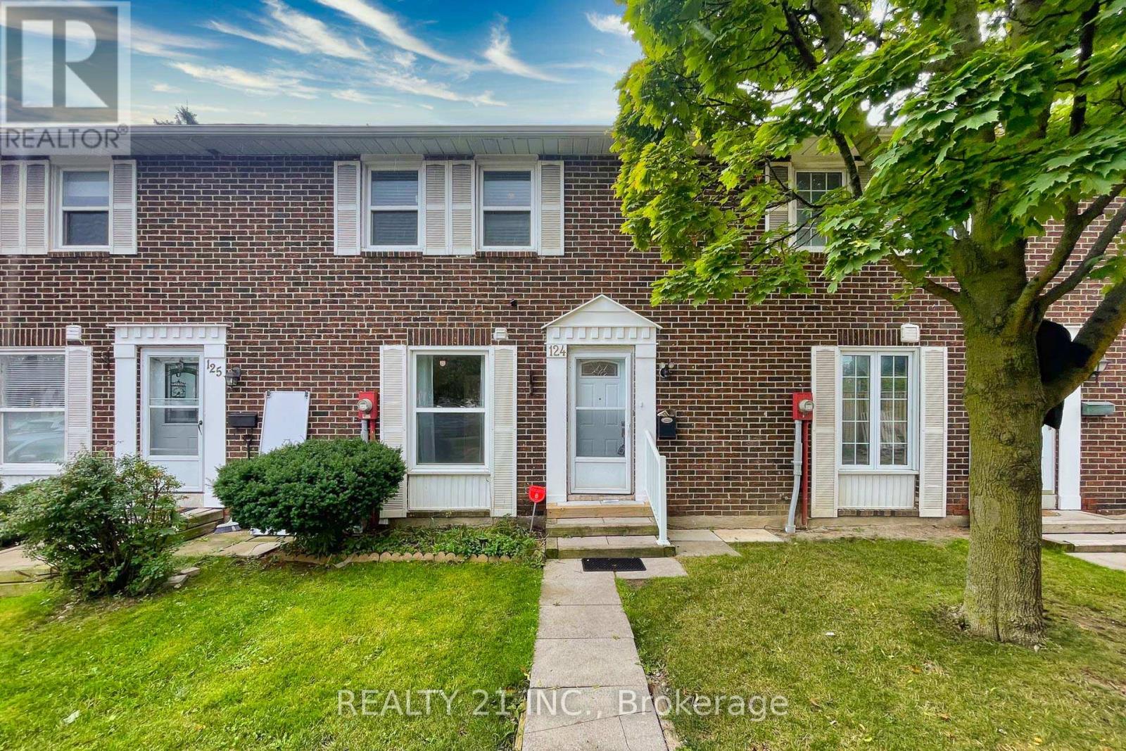 124 - 70 Cass Avenue, Toronto (Tam O'shanter-Sullivan), Ontario  M1T 3P9 - Photo 1 - E9310585