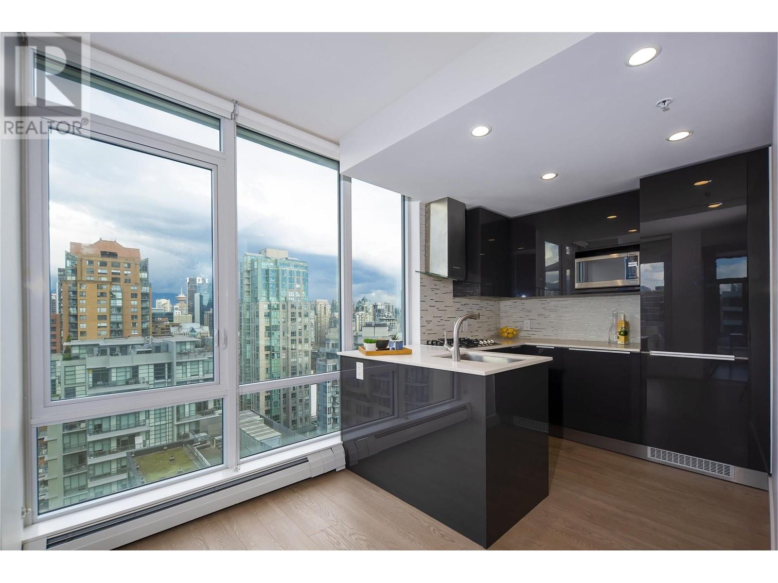 Listing Picture 2 of 11 : 2202 1283 HOWE STREET, Vancouver / 溫哥華 - 魯藝地產 Yvonne Lu Group - MLS Medallion Club Member