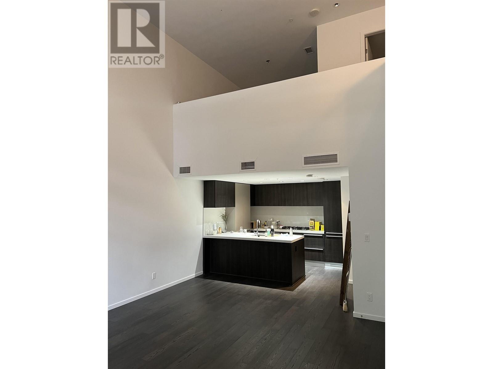 Property at 1311 CONTINENTAL STREET image 4