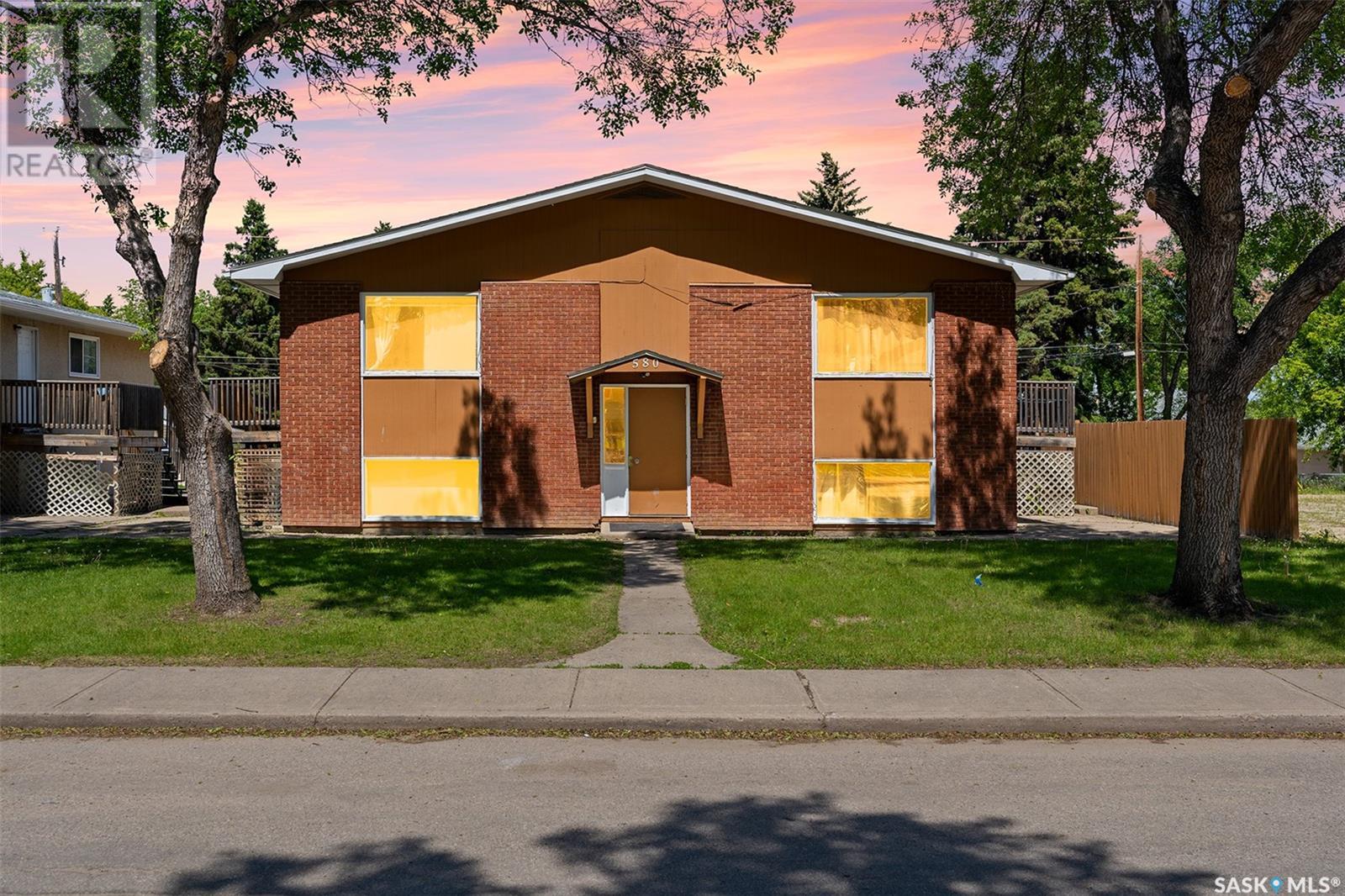Property at 580 26th STREET E image 1